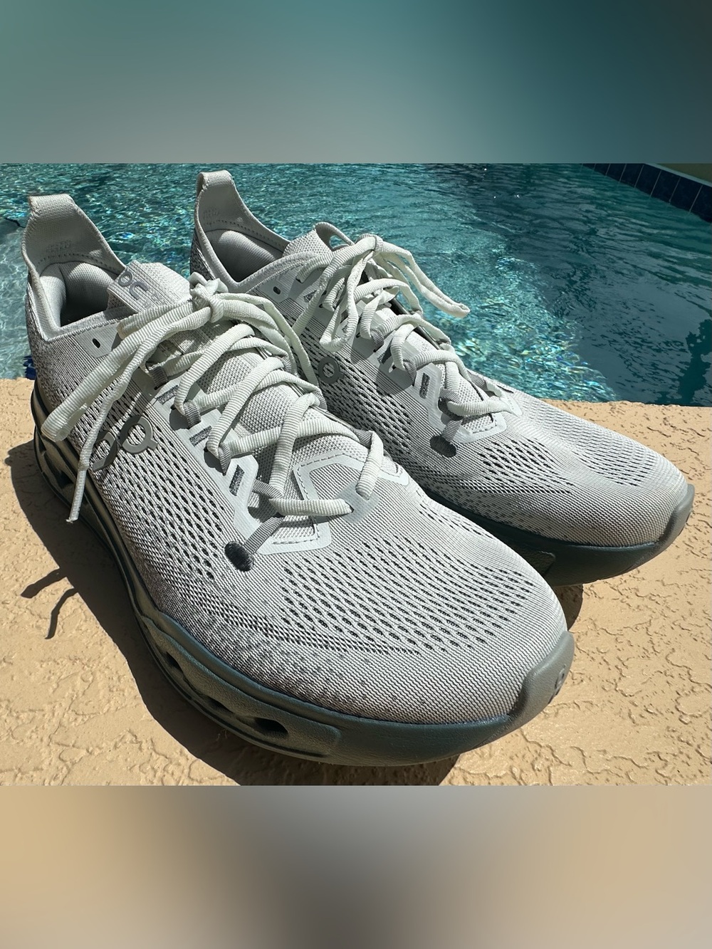 ON Cloudsurfer Max Iceberg Olive Running Shoes Men’s Size 14 in VGC / Excellent